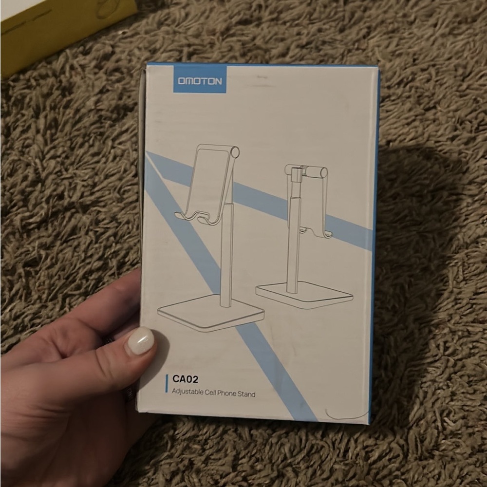 Adjustable phone stand